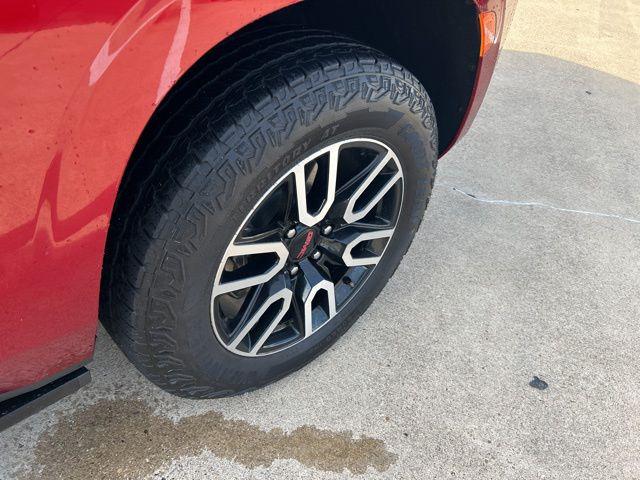 2024 GMC Yukon 4WD AT4