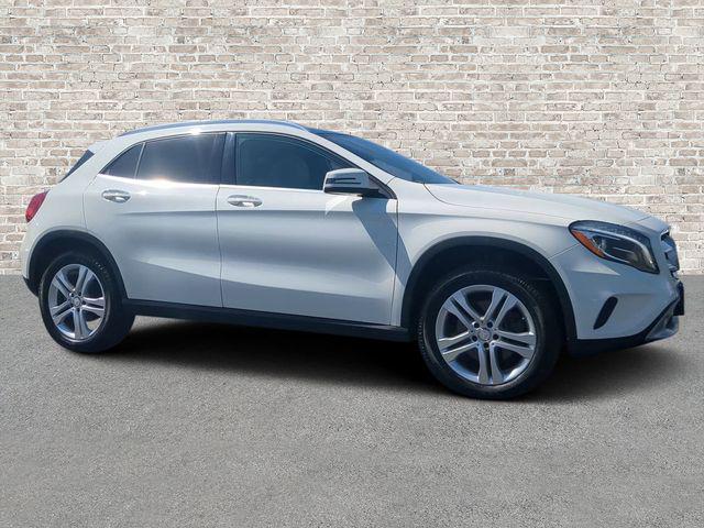 Cirrus White 2016 Mercedes-Benz GLA 250 4MATIC SUV / Crossover All-Wheel Drive 7-Speed Automatic