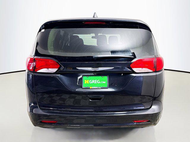 2021 Chrysler Voyager L