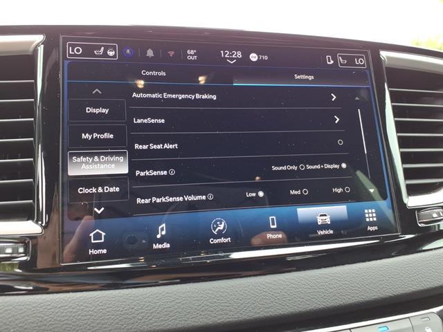 2025 Chrysler Pacifica Select