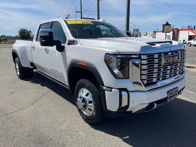 2025 GMC Sierra 3500HD 4WD Crew Cab Long Bed Denali