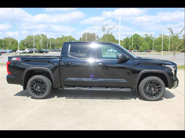 2026 Toyota Tundra SR5 CrewMax 5.5' Bed