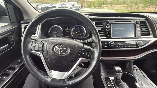 2016 Toyota Highlander Limited V6