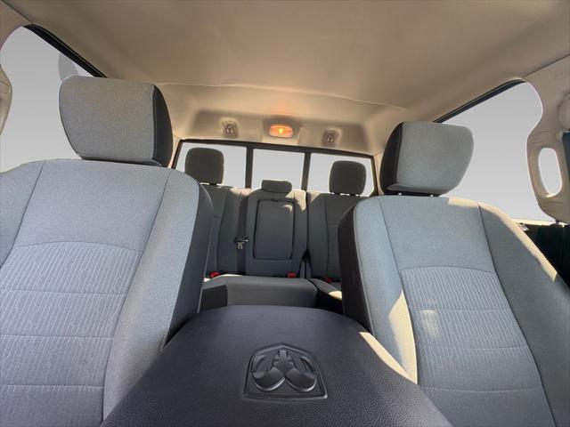 2023 Ram 1500 Classic SLT Crew Cab 4x4 5'7" Box