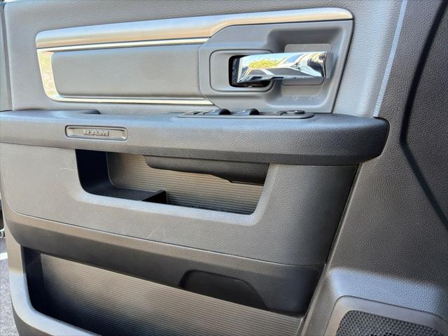 2023 Ram 1500 Classic SLT Crew Cab 4x4 5'7" Box