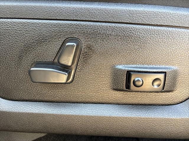 2023 Ram 1500 Classic SLT Crew Cab 4x4 5'7" Box