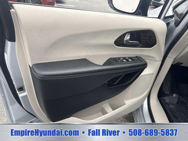 2023 Chrysler Pacifica Hybrid Limited