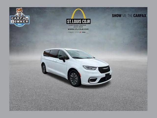 2024 Chrysler Pacifica Hybrid Select for sale in Bridgeton, MO