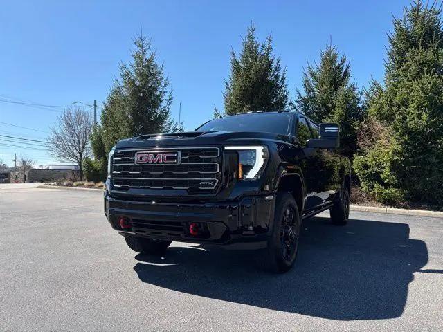 2025 GMC Sierra 2500HD 4WD Crew Cab Standard Bed AT4 for sale in North Olmsted, OH