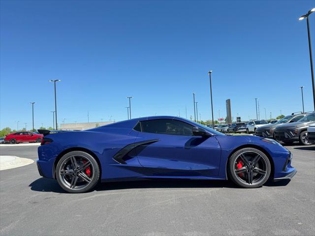 2025 Chevrolet Corvette Stingray RWD Convertible 2LT