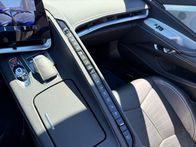 2025 Chevrolet Corvette Stingray RWD Convertible 2LT