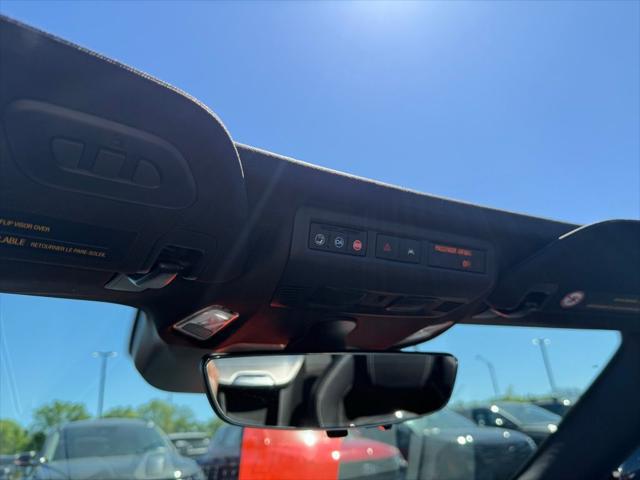 2025 Chevrolet Corvette Stingray RWD Convertible 2LT