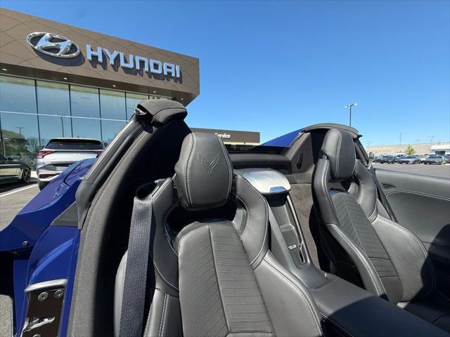 2025 Chevrolet Corvette Stingray RWD Convertible 2LT