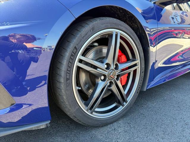 2025 Chevrolet Corvette Stingray RWD Convertible 2LT