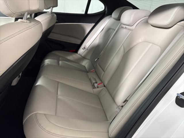2023 Genesis G70 2.0T RWD
