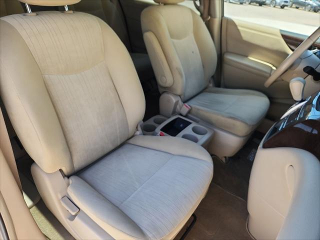 2015 Nissan Quest SV