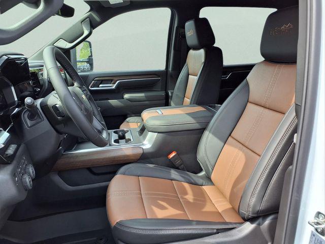 2026 Chevrolet Silverado 3500HD Crew Cab, Long Bed, High Country Dual Rear Wheel, RWD