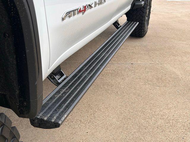 2025 GMC Sierra 2500HD 4WD Crew Cab Standard Bed AT4X