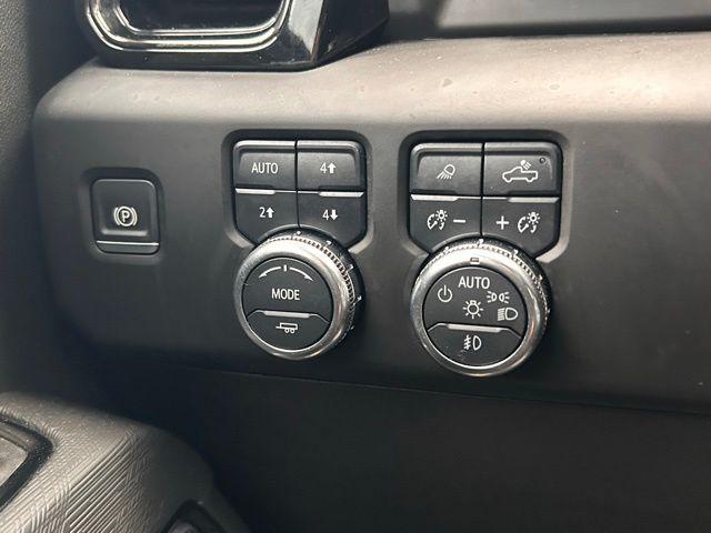 2025 GMC Sierra 2500HD 4WD Crew Cab Standard Bed AT4X
