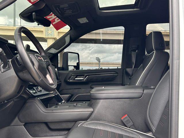 2025 GMC Sierra 2500HD 4WD Crew Cab Standard Bed AT4X