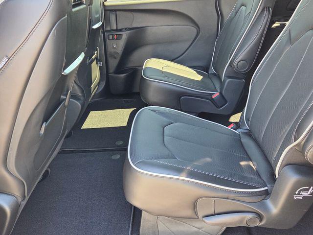 2026 Chrysler Pacifica Limited AWD