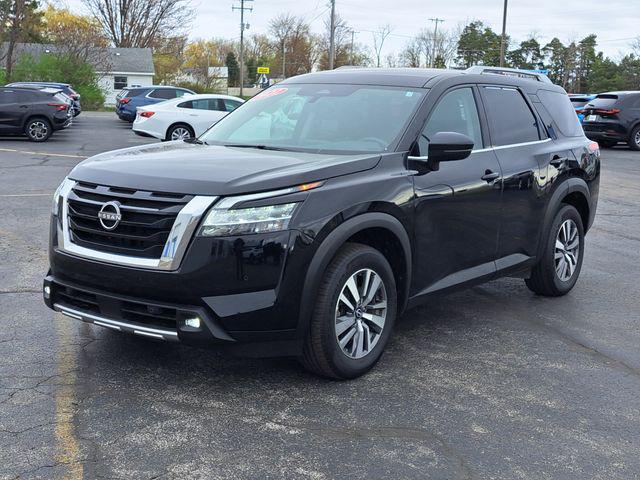 2022 Nissan Pathfinder SL 4WD