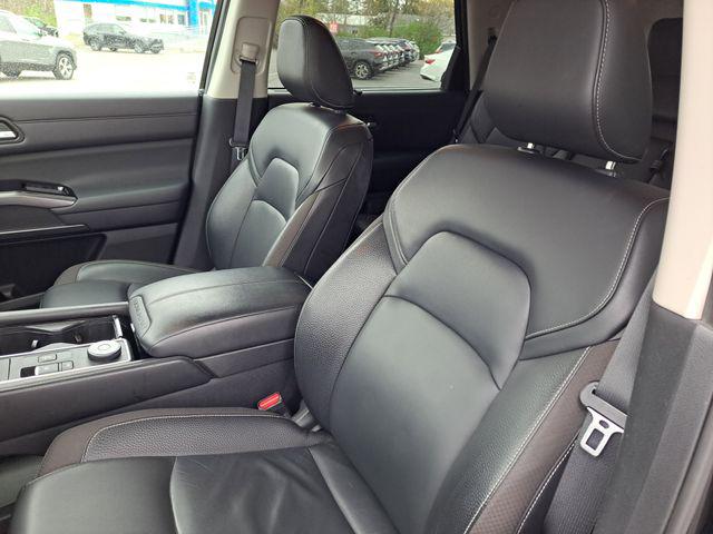 2022 Nissan Pathfinder SL 4WD