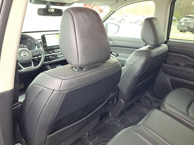 2022 Nissan Pathfinder SL 4WD