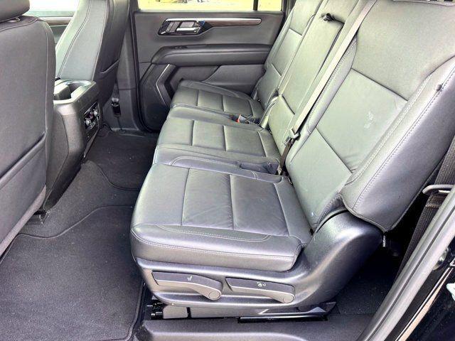 2025 Chevrolet Suburban 4WD Z71