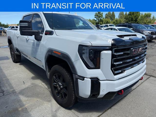 2025 GMC Sierra 2500HD 4WD Crew Cab Standard Bed AT4