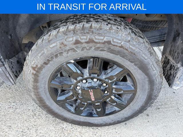 2025 GMC Sierra 2500HD 4WD Crew Cab Standard Bed AT4