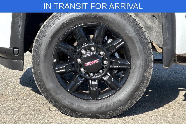 2025 GMC Sierra 2500HD 4WD Crew Cab Standard Bed AT4