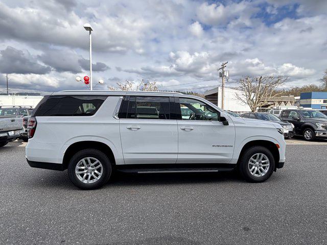 2024 Chevrolet Suburban 4WD LT