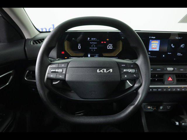 2025 Kia K4 LX