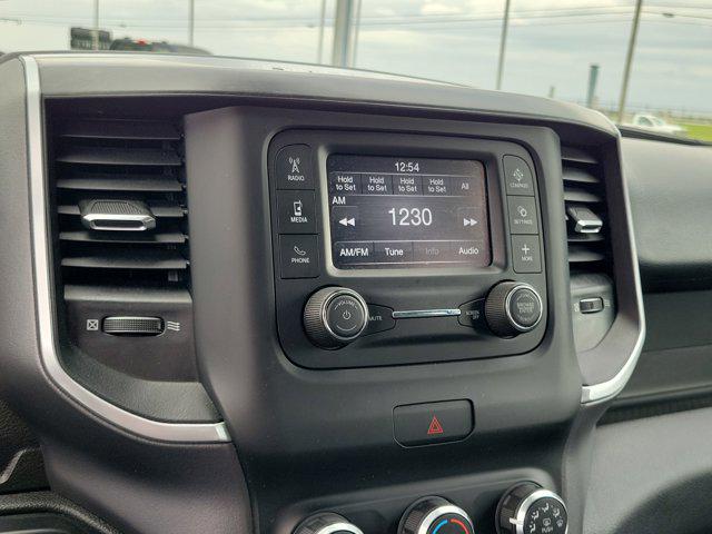 2022 Ram 1500 Big Horn Crew Cab 4x4 5'7" Box
