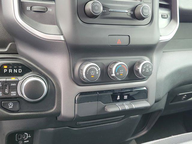 2022 Ram 1500 Big Horn Crew Cab 4x4 5'7" Box