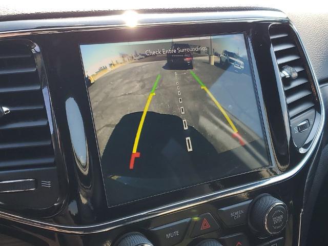 2022 Jeep Grand Cherokee Laredo X 4x4