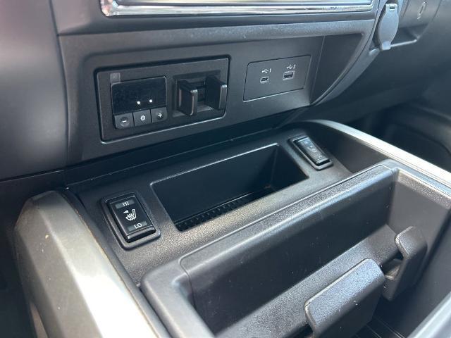 2024 Nissan Titan Crew Cab SV 4x2