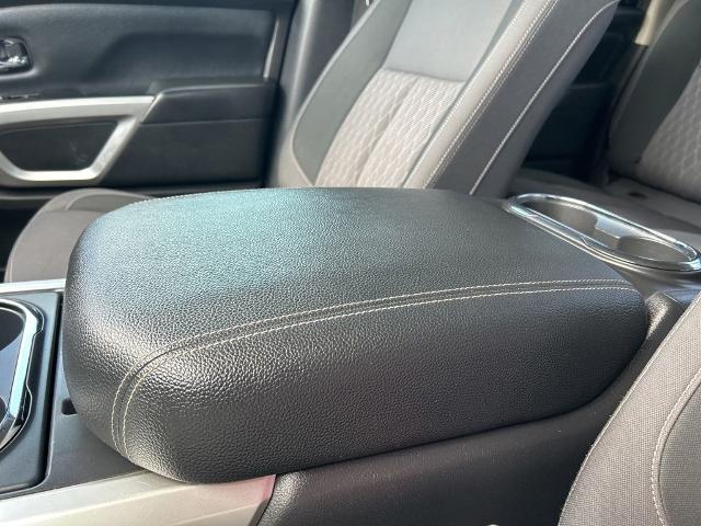 2024 Nissan Titan Crew Cab SV 4x2