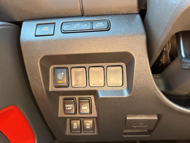 2025 Nissan Frontier Crew Cab PRO-4X 4x4