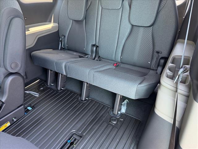 2026 Kia Carnival MPV LX
