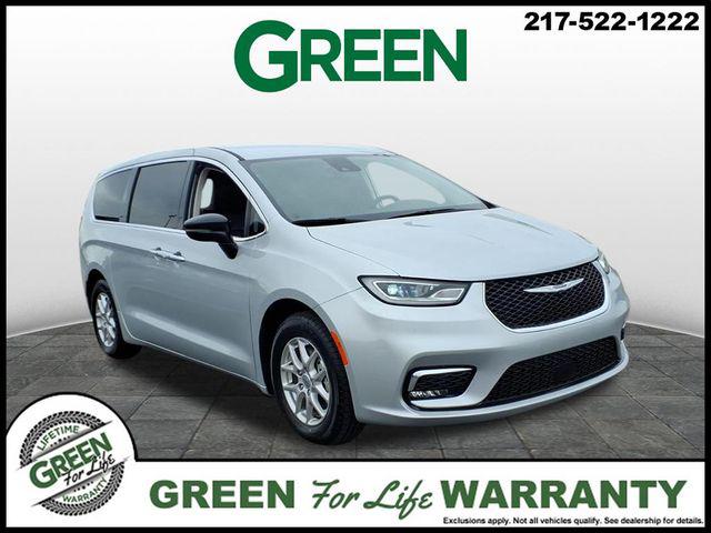2024 Chrysler Pacifica Touring L for sale in Springfield, IL