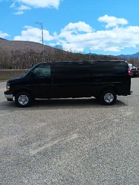 2026 Chevrolet Express Cargo Van 2500 Extended Wheelbase, WT, RWD