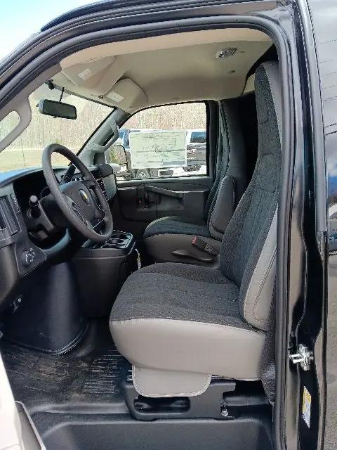 2026 Chevrolet Express Cargo Van 2500 Extended Wheelbase, WT, RWD