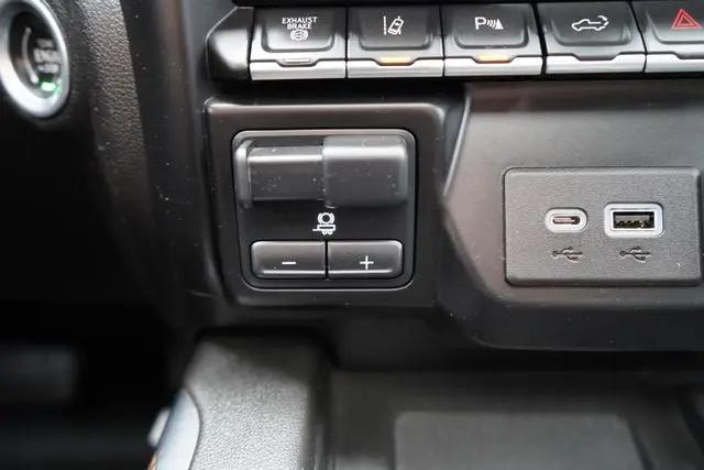 2023 Chevrolet Silverado 3500HD 4WD Crew Cab Standard Bed High Country