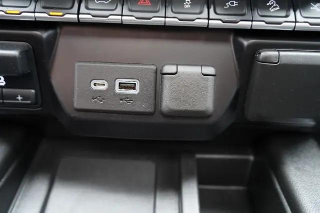 2023 Chevrolet Silverado 3500HD 4WD Crew Cab Standard Bed High Country