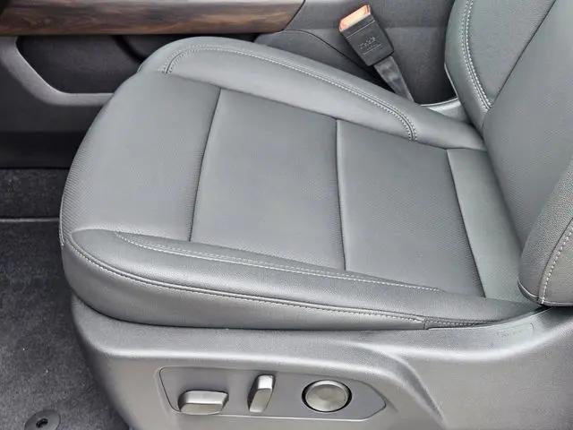 2026 GMC Sierra 1500 Crew Cab, Short Bed, SLT, 4WD