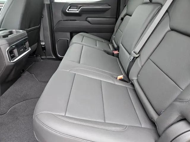 2026 GMC Sierra 1500 Crew Cab, Short Bed, SLT, 4WD