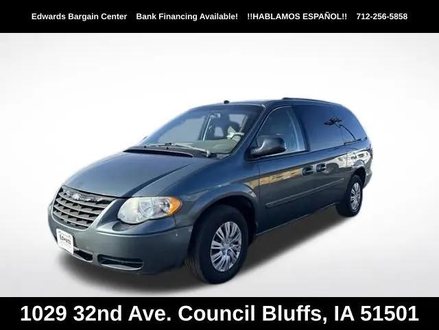 2005 Chrysler Town & Country LX