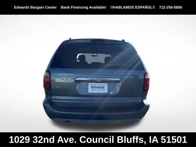 2005 Chrysler Town & Country LX
